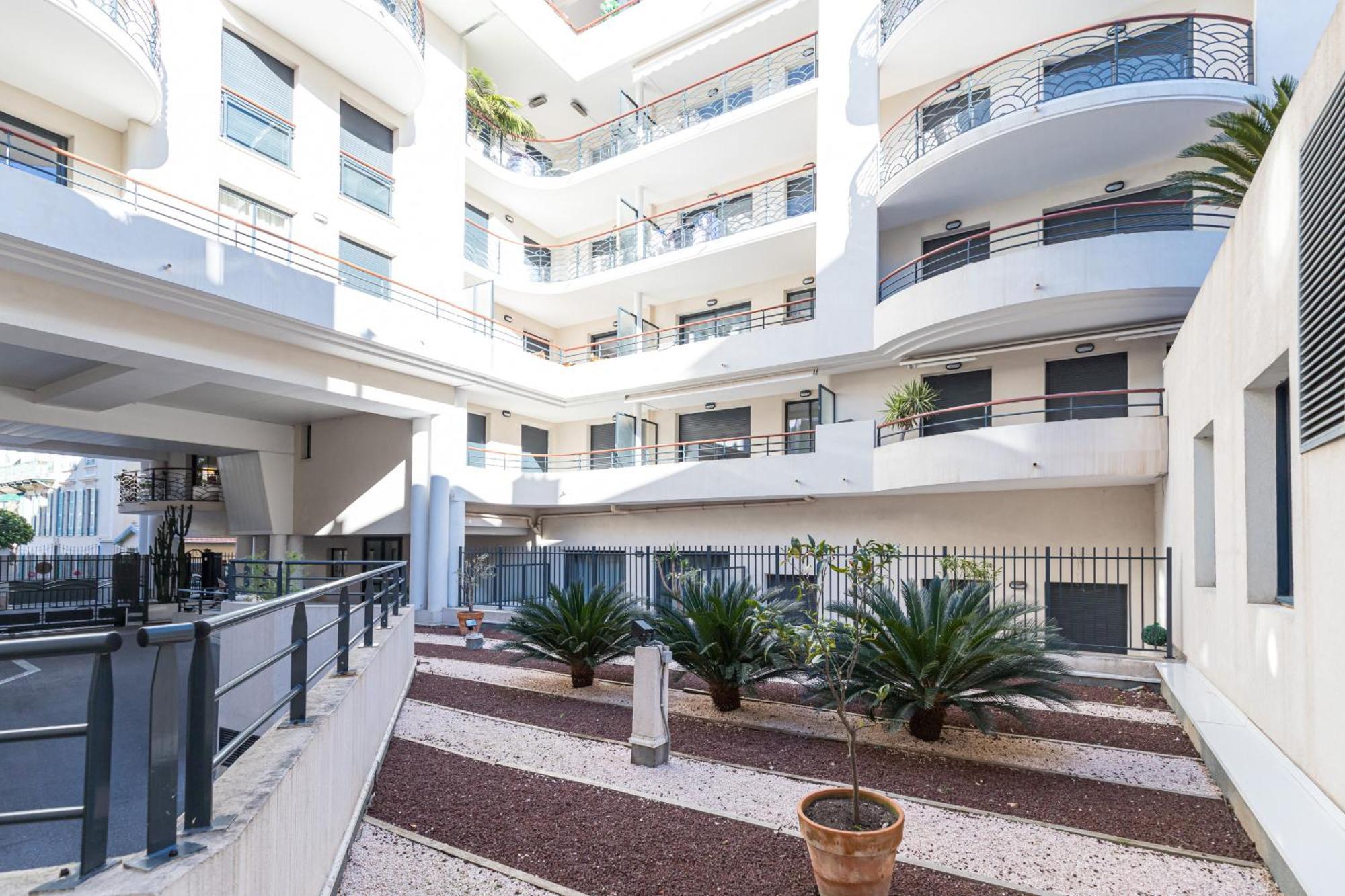 Nice 1 Bedroom Downtown Carre D'Or With Garage Exterior foto